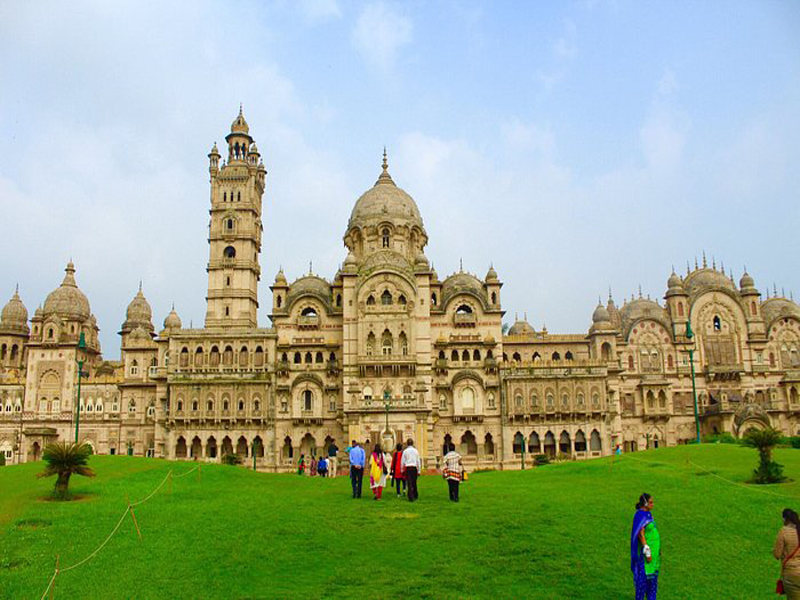 Local Cab Packages Vadodara (6 Hours 60KM)